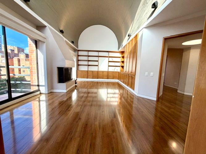 Apartamento de 3 alcobas en venta en La Carolina, Bogotá, 316 m² · foto 6 de 24