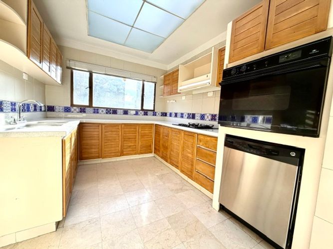 Apartamento de 3 alcobas en venta en La Carolina, Bogotá, 316 m² · foto 8 de 24