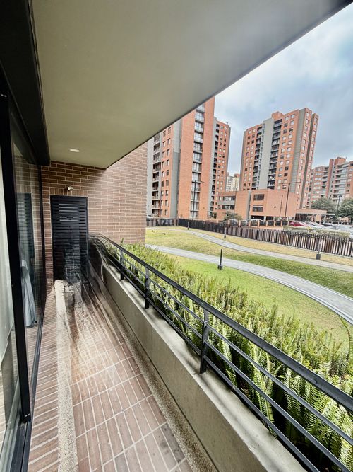 Apartamento de 3 alcobas en venta en Colina Campestre, Bogotá, 129 m² · foto 3 de 24