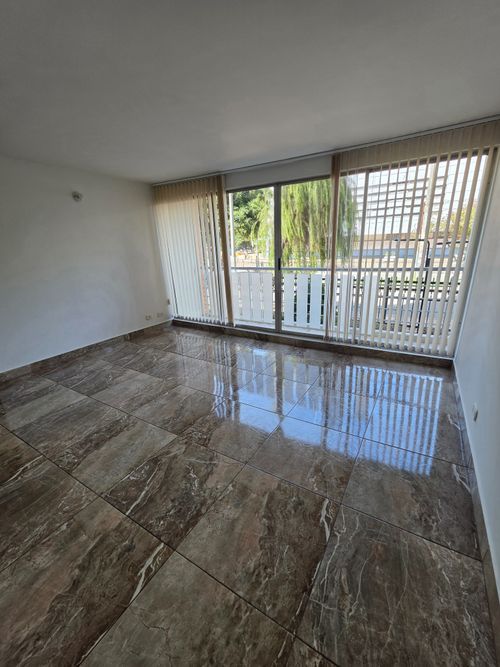 Apartamento de 3 alcobas en venta en Pinos De Lombardia, Bogotá, 78 m² · foto 2 de 18