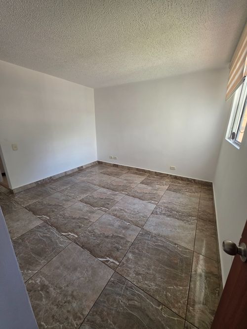 Apartamento en venta en Pinos De Lombardia, Bogotá · foto 8 de 18
