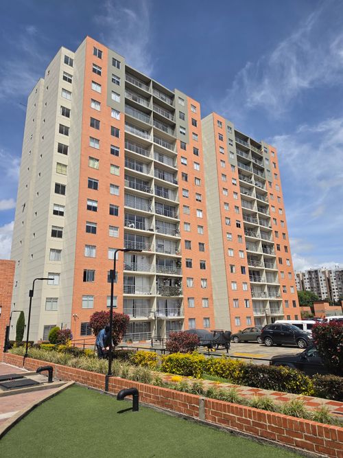 Apartamento en venta en Pinos De Lombardia, Bogotá · foto 16 de 18