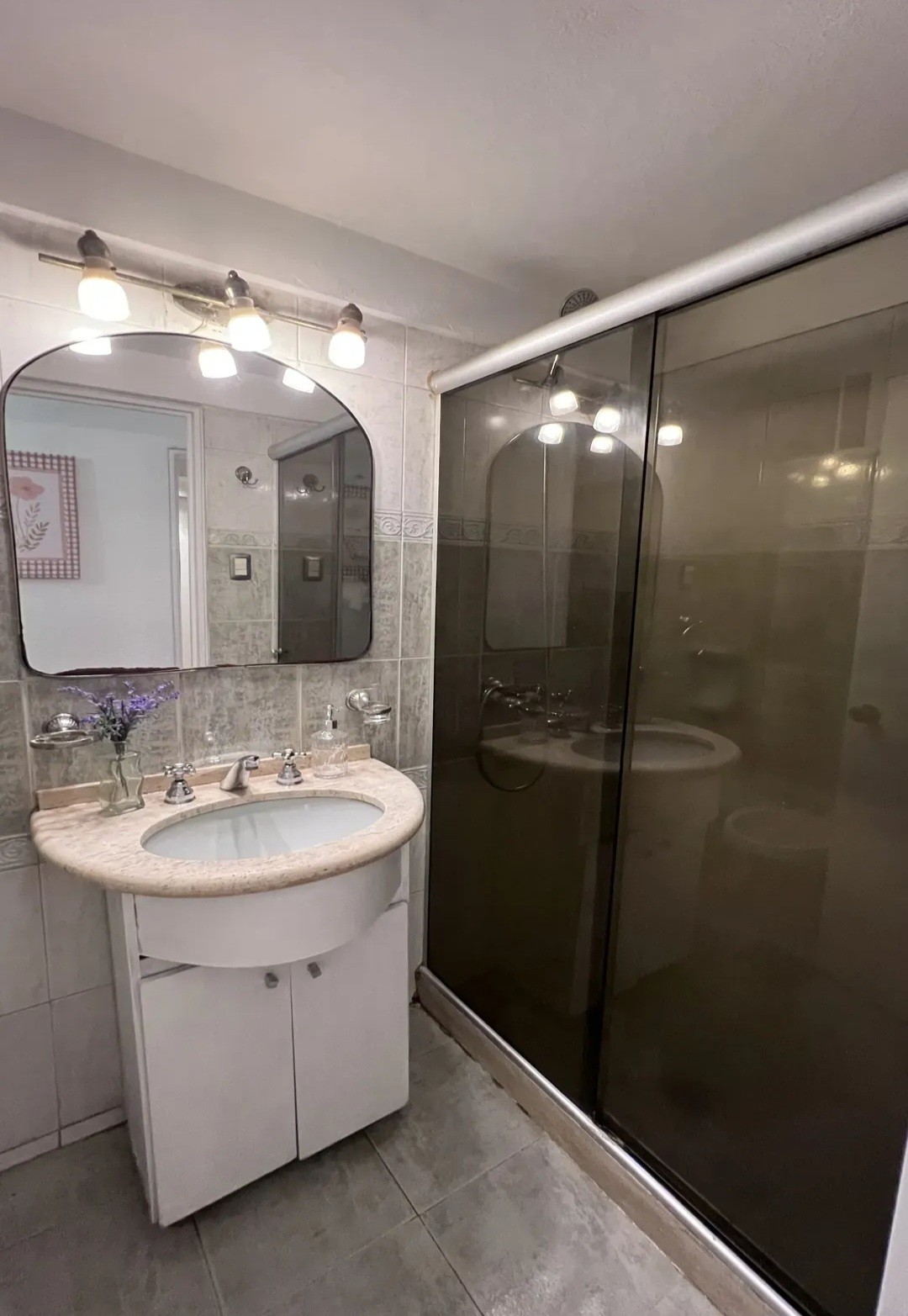 Exclusivo apartamento de 3 dormitorios y 2 baños completos, estratégicamente ubicado en Gaboto esquina Guayabos, a pasos de la Universidad.. · Foto 9