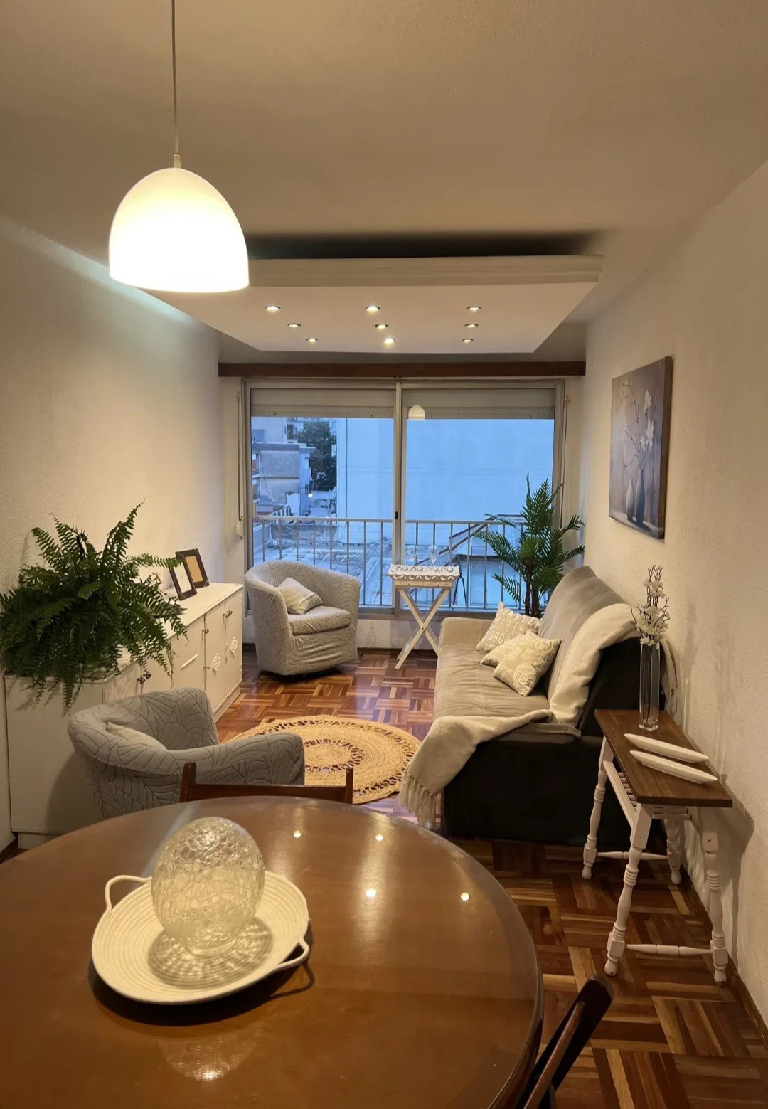 Exclusivo apartamento de 3 dormitorios y 2 baños completos, estratégicamente ubicado en Gaboto esquina Guayabos, a pasos de la Universidad.. · Foto 3