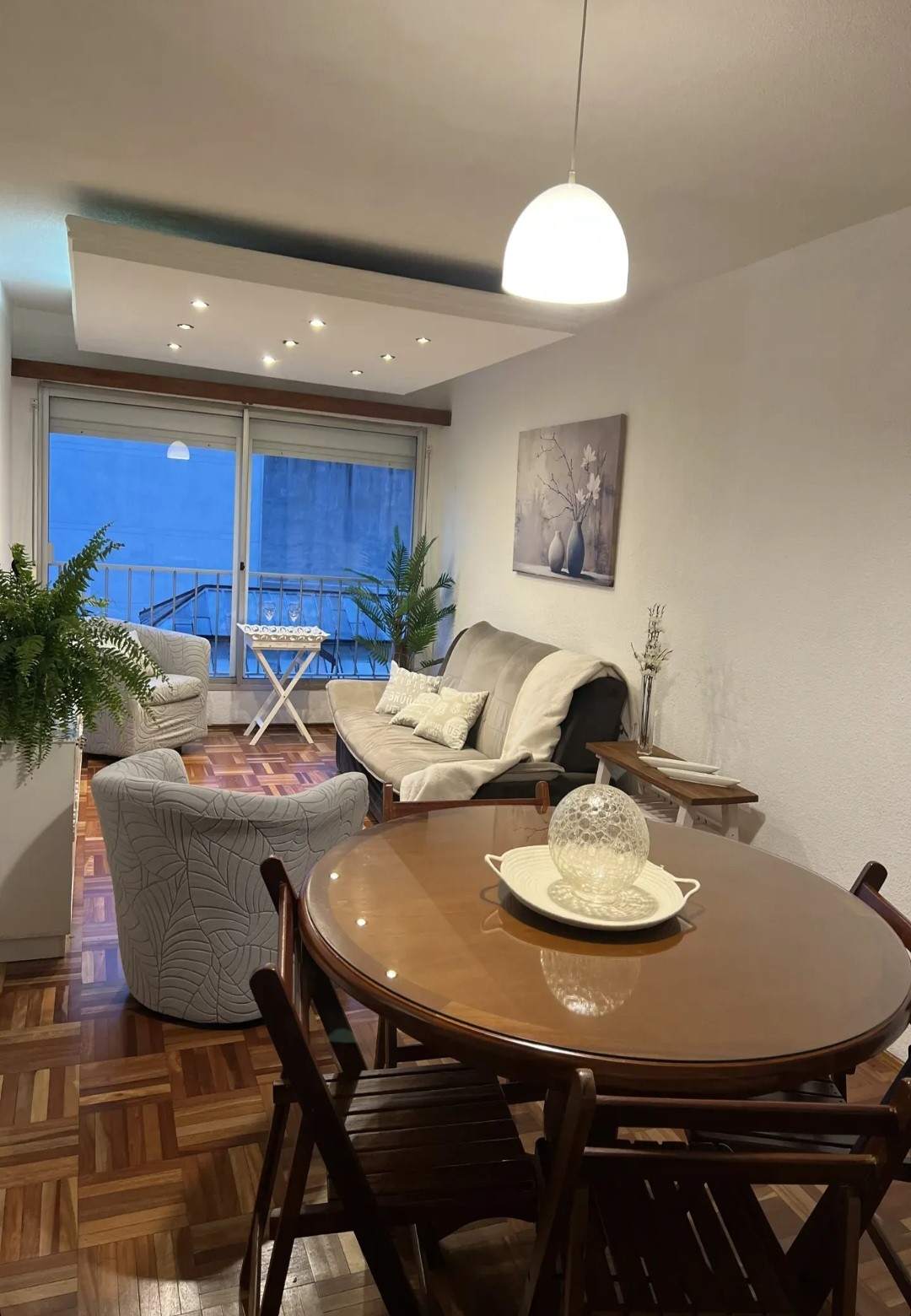Exclusivo apartamento de 3 dormitorios y 2 baños completos, estratégicamente ubicado en Gaboto esquina Guayabos, a pasos de la Universidad.. · Foto 8