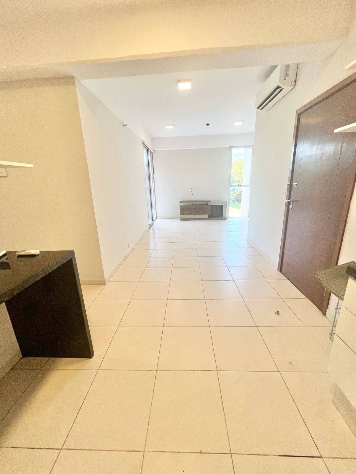 En Alquiler Departamento de 2 Habitaciones en Asunción A384 — foto 3