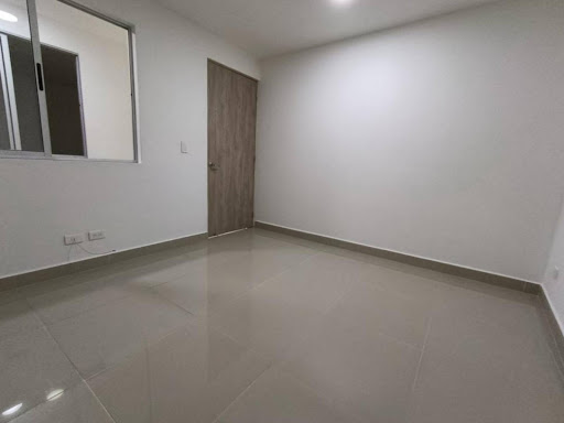 Apartamento en arriendo en La Castellana, Medellín · foto 3 de 19