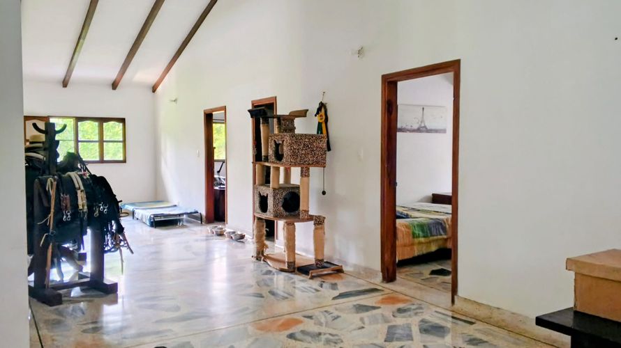 Casa de 3 alcobas en venta en Las Mercedes, Jamundí, 1911 m² · foto 3 de 24