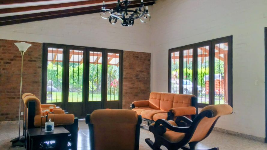 Casa de 3 alcobas en venta en Las Mercedes, Jamundí, 1911 m² · foto 6 de 24