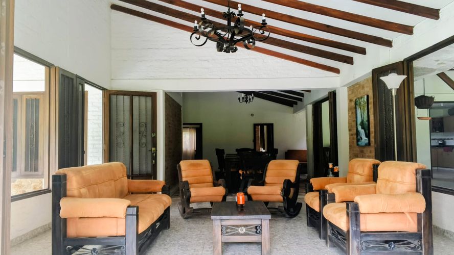 Casa de 3 alcobas en venta en Las Mercedes, Jamundí, 1911 m² · foto 13 de 24