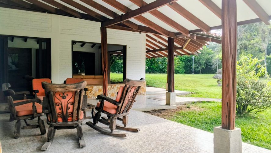 Casa de 3 alcobas en venta en Las Mercedes, Jamundí, 1911 m² · foto 14 de 24