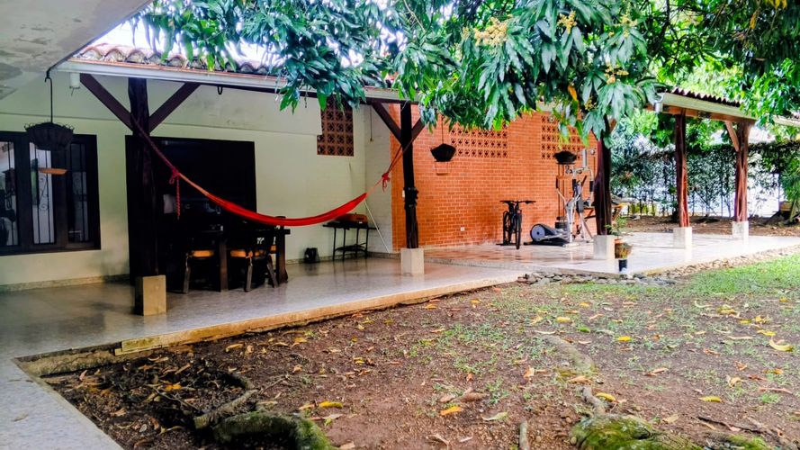 Casa de 3 alcobas en venta en Las Mercedes, Jamundí, 1911 m² · foto 16 de 24