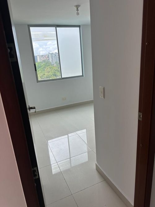 Apartamento de 3 alcobas en venta en Mediterrane, Floridablanca, 100 m² · foto 4 de 10