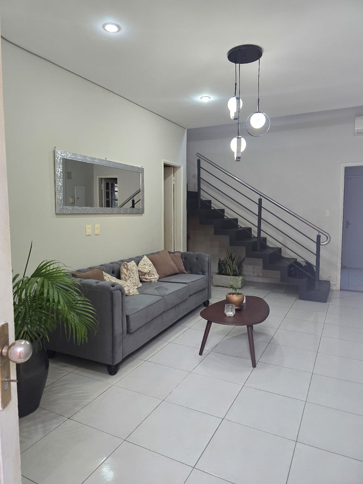 En Alquiler Espacio para consultorio/Oficina en Barrio Herrera A329 — foto 2