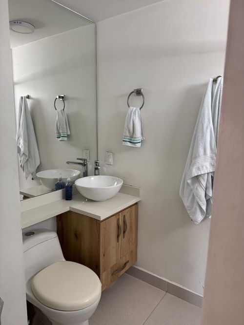 Apartamento de 3 alcobas en venta en Loma De Los Bernal, Medellín, 86 m² · foto 7 de 23