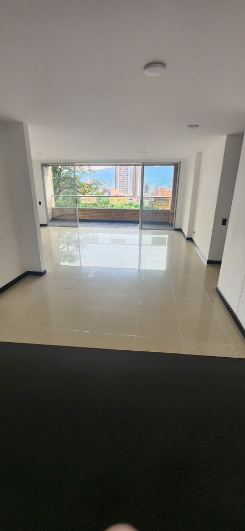Apartamento de 3 alcobas en arriendo en El Tesoro, Medellín, 125 m² · foto 5 de 16