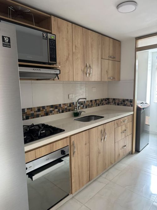 Apartamento de 3 alcobas en venta en Loma De Los Bernal, Medellín, 86 m² · foto 10 de 23