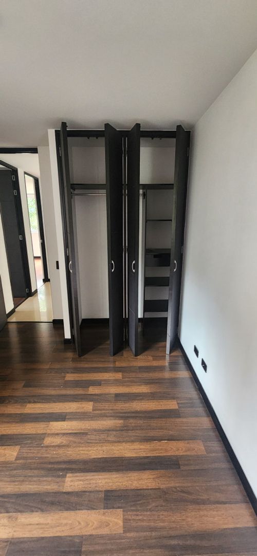 Apartamento de 3 alcobas en arriendo en El Tesoro, Medellín, 125 m² · foto 11 de 16