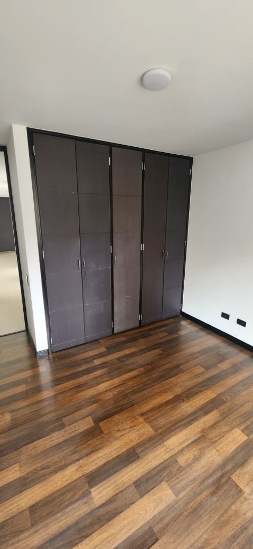 Apartamento de 3 alcobas en arriendo en El Tesoro, Medellín, 125 m² · foto 13 de 16