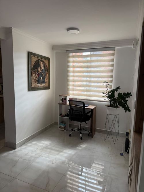 Apartamento de 3 alcobas en venta en Loma De Los Bernal, Medellín, 86 m² · foto 22 de 23