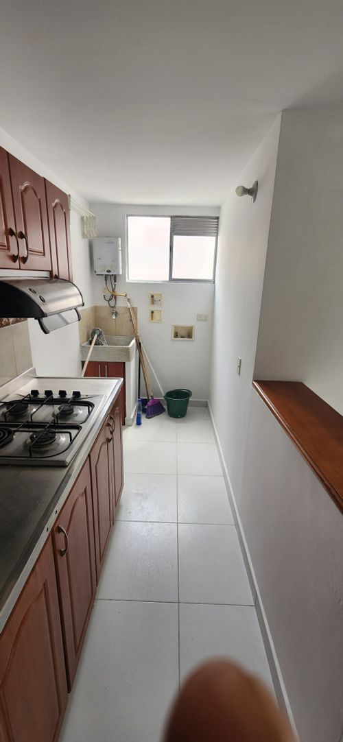 Apartamento de 3 alcobas en arriendo en Villa Carlota, Medellín, 67 m² · foto 2 de 13