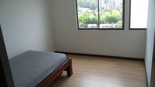 Apartamento de 2 alcobas en arriendo en Altos Del Poblado, Medellín, 88 m² · foto 13 de 22
