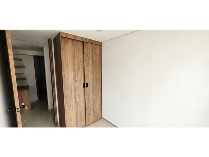 Apartamento de 3 alcobas en venta en El Cortijo, Madrid, 50 m² · foto 4 de 10
