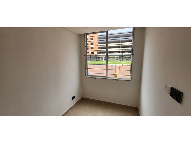 Apartamento de 3 alcobas en venta en El Cortijo, Madrid, 50 m² · foto 5 de 10