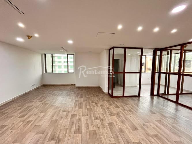 Oficina en arriendo en Milla De Oro, Medellín, 76 m² · foto 2 de 24