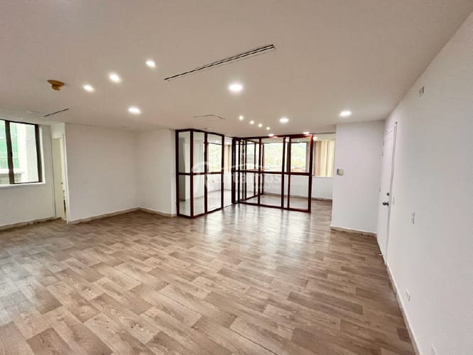 Oficina en arriendo en Milla De Oro, Medellín, 76 m² · foto 3 de 24