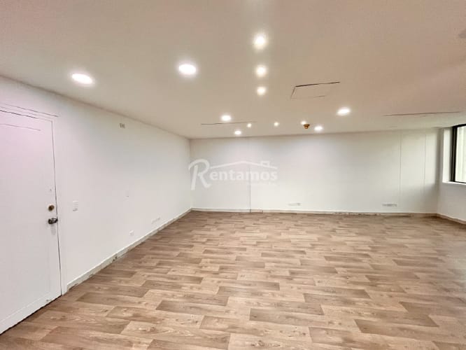 Oficina en arriendo en Milla De Oro, Medellín, 76 m² · foto 4 de 24