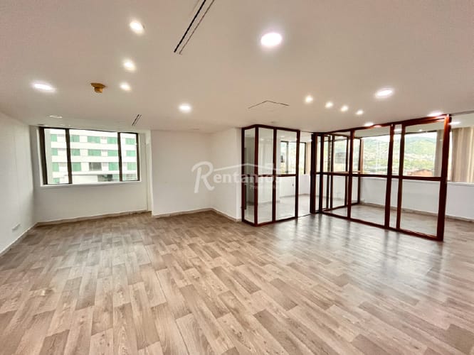Oficina en arriendo en Milla De Oro, Medellín, 76 m² · foto 6 de 24