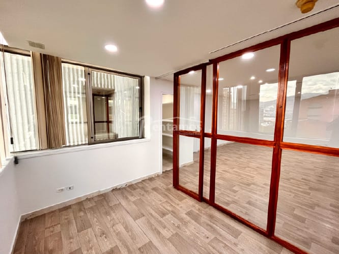 Oficina en arriendo en Milla De Oro, Medellín, 76 m² · foto 10 de 24