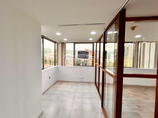 Oficina en arriendo en Milla De Oro, Medellín, 76 m² · foto 11 de 24