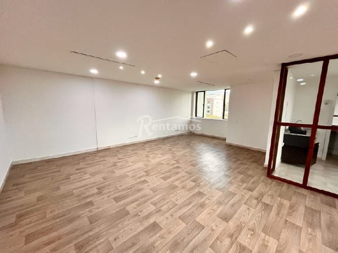 Oficina en arriendo en Milla De Oro, Medellín, 76 m² · foto 15 de 24
