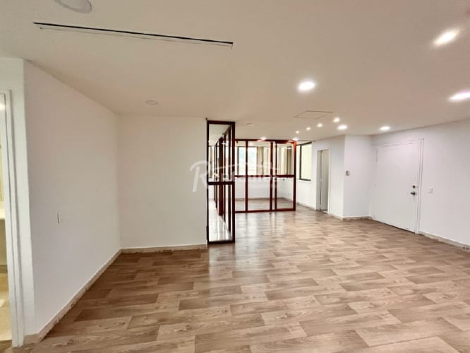 Oficina en arriendo en Milla De Oro, Medellín, 76 m² · foto 23 de 24