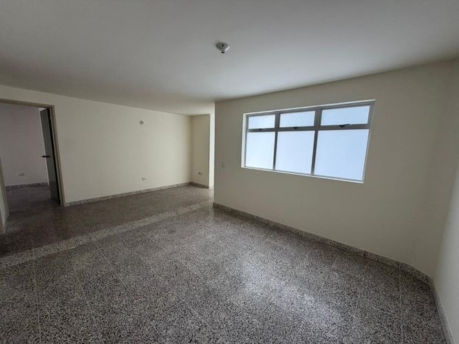 Oficina en arriendo en Suramericana, Medellín, 130 m² · foto 5 de 19