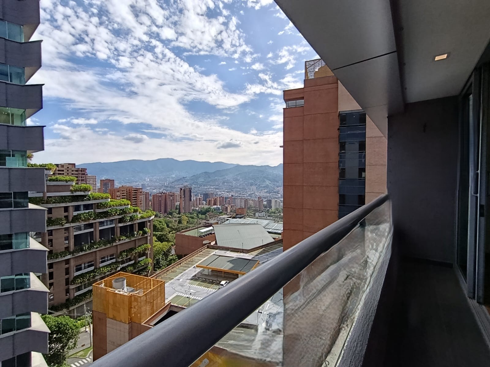 Apartaestudio en Arriendo en El Poblado, Medellín