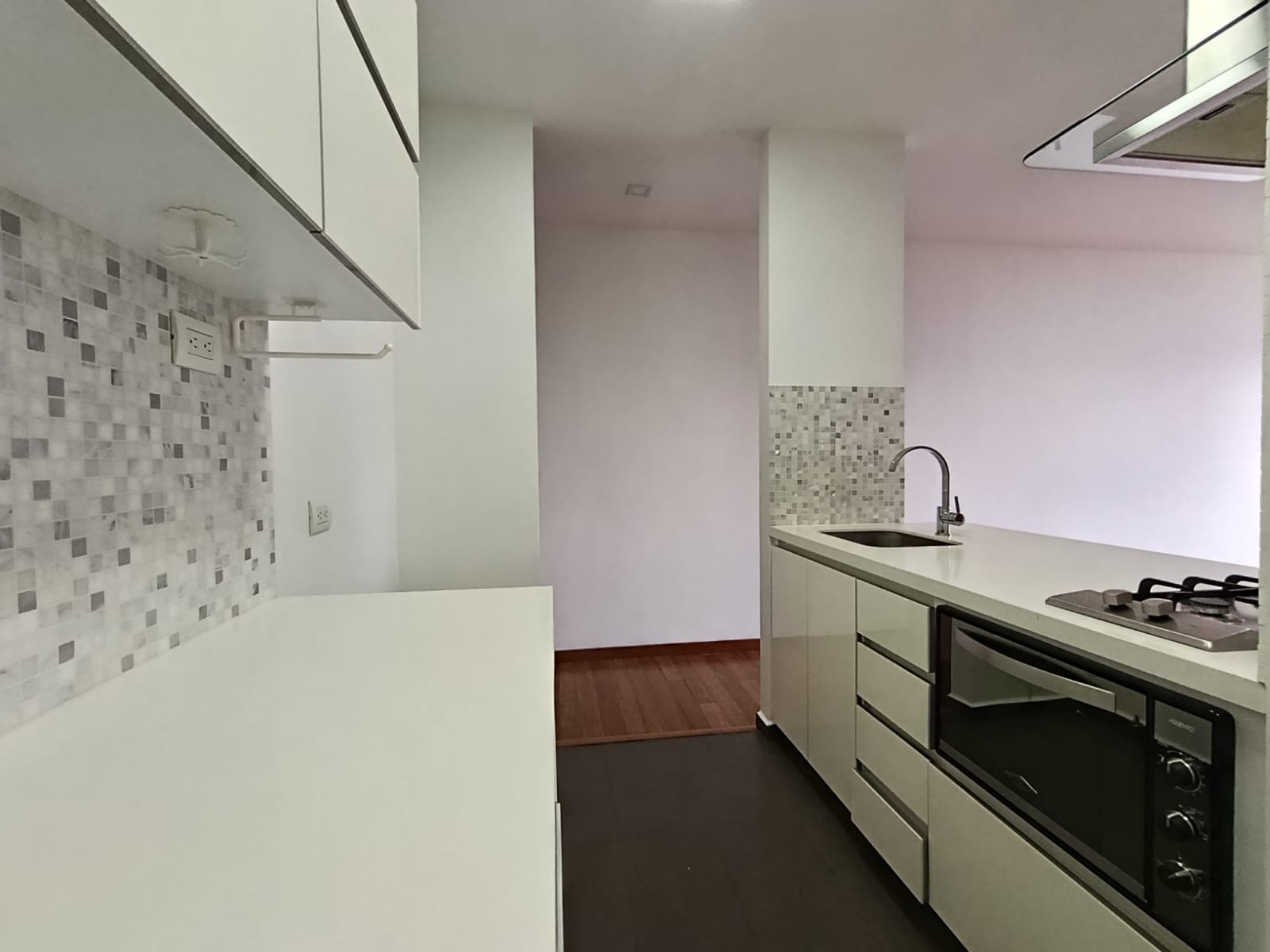 Apartaestudio en arriendo en El Poblado, Medellín · foto 4 de 12