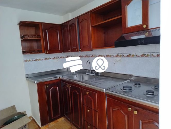 Casa de 3 alcobas en venta en Sucre, Medellín, 97 m² · foto 2 de 9