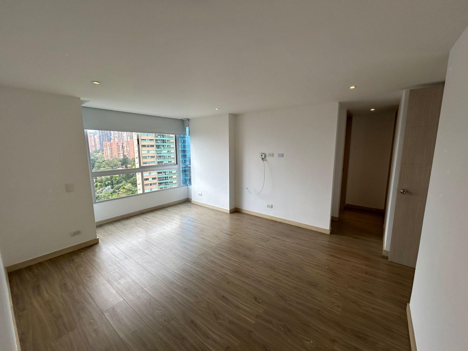 Apartamento en arriendo en El Poblado, Medellín · foto 2 de 13