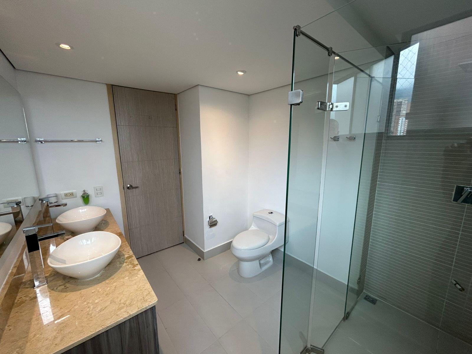 Apartamento en arriendo en El Poblado, Medellín · foto 5 de 13