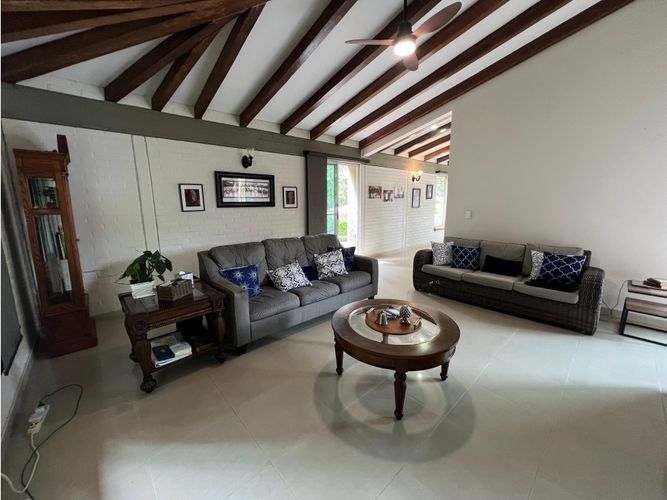 Casa de 6 alcobas en venta en Las Mercedes, Jamundí, 457 m² · foto 3 de 24