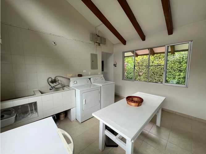 Casa de 6 alcobas en venta en Las Mercedes, Jamundí, 457 m² · foto 21 de 24