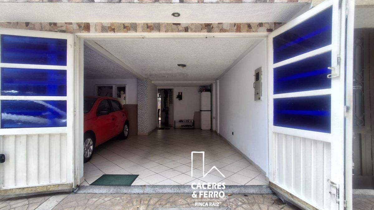 Casa en venta en Engativá, Bogotá · foto 3 de 24