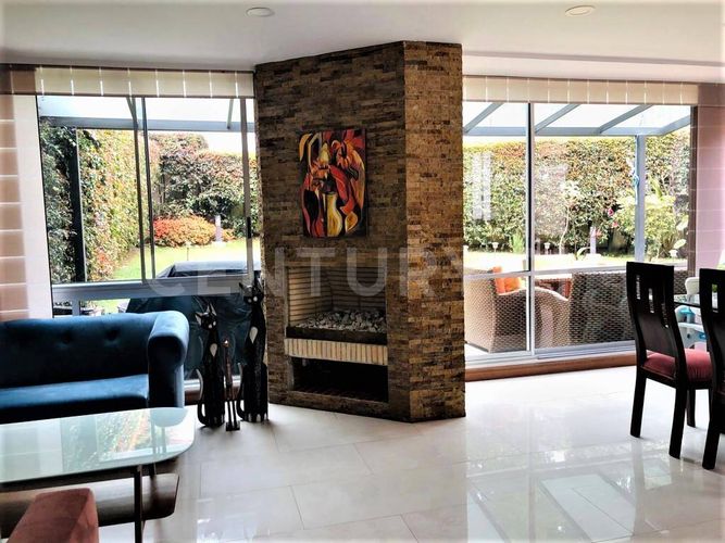 Casa de 3 alcobas en venta en Cerros De Suba, Bogotá, 185 m² · foto 2 de 15