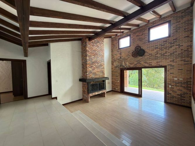 Finca en arriendo en Cabeceras De Llanogrande, Rionegro, 220 m² · foto 2 de 23