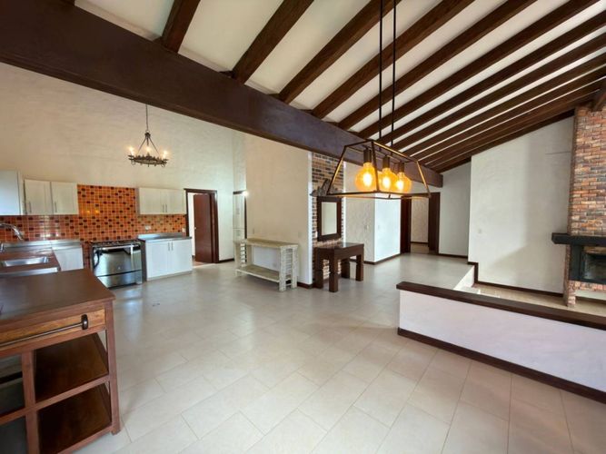 Finca en arriendo en Cabeceras De Llanogrande, Rionegro, 220 m² · foto 3 de 23