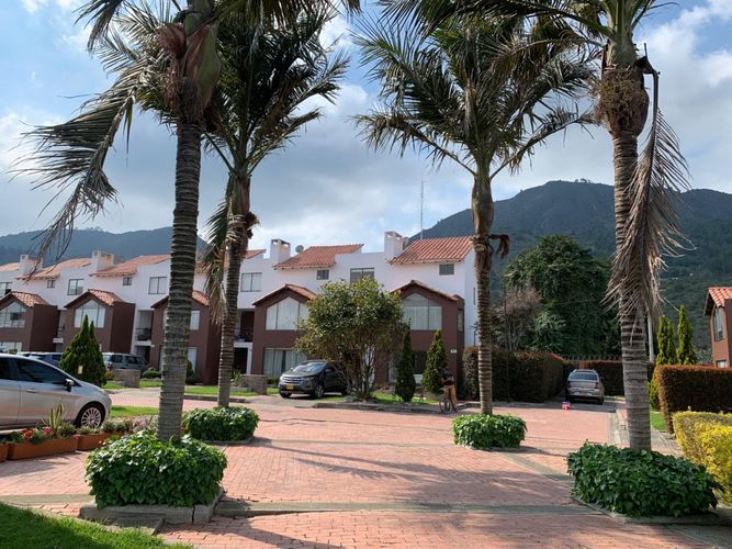 Casa de 3 alcobas en venta en Cota, 144 m² · foto 2 de 19