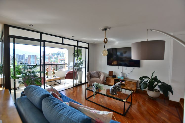 Apartamento de 3 alcobas en venta en La Florida, Medellín, 184 m² · foto 4 de 22